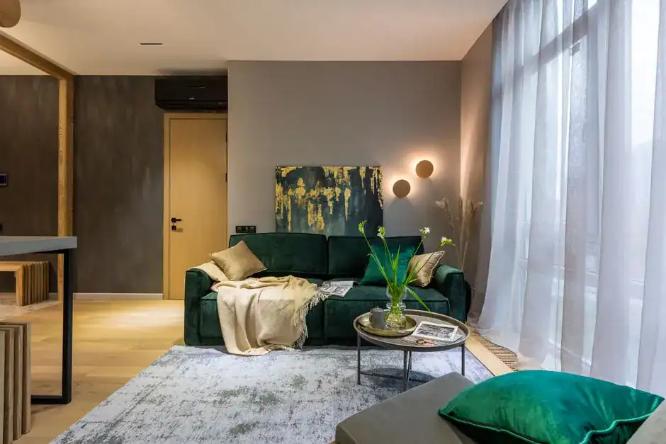 A living room mixing different furniture styles